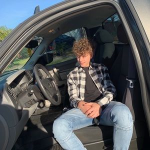 Meet your Posher, Travis